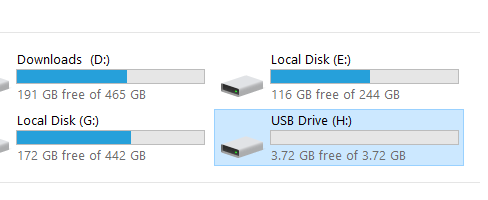 Bạn sẽ thấy biểu tượng ổ đĩa mặc định sau khi chèn lại USB vào máy tính